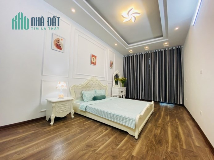 BÁN NHÀ TRẦN QUỐC HOÀN, LÔ GÓC, 2 THOÁNG, Ô TÔ TRÁNH, KINH DOANH, DT65M, 5 TẦNG, MT5M, 15.5 TỶ,