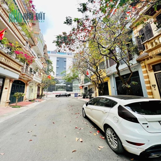 Bán nhà riêng Phạm Văn Đồng chỉ 100tr/m NHÀ ĐẸP Ô TÔ KINH DOANH 42m2 Gần KĐT Nam Cường .