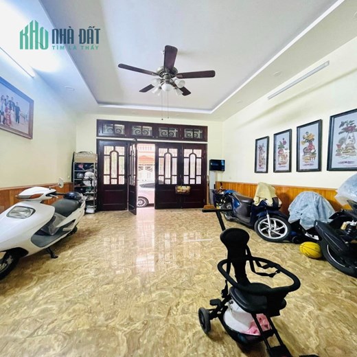 Bán nhà riêng Phạm Văn Đồng chỉ 100tr/m NHÀ ĐẸP Ô TÔ KINH DOANH 42m2 Gần KĐT Nam Cường .