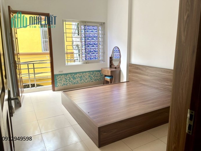 Bán Gấp nhà phố Thái Thịnh, 39m 4Tg MT3,6m lô góc, KD  ô tô Chỉ  5 tỷ.