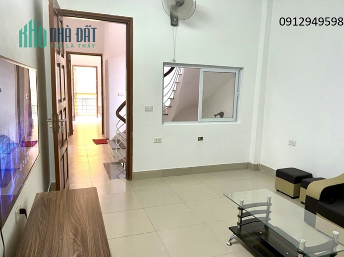Bán Gấp nhà phố Thái Thịnh, 39m 4Tg MT3,6m lô góc, KD  ô tô Chỉ  5 tỷ.