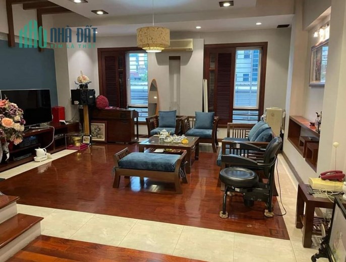 Anh Tiến bán gấp nhà liền kề 6B Làng việt kiều Châu Âu, MT 8m, 96m2 chỉ 13.68 tỷ. Lh 0989.62.6116