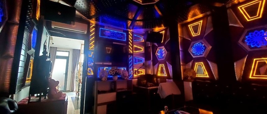 Bán nhà Mặt tiền Phan Chu Trinh, P.12 bình Thạnh, 40m2 (4m x 10m) 4 Tầng, Phòng Karaoke