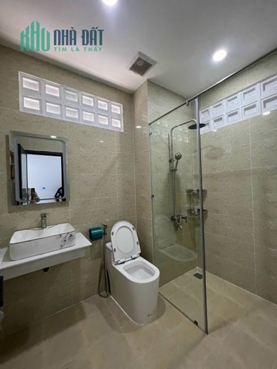 10m ra MT - HXH Nguyễn Công Hoan , P7 , Quận Phú Nhuận .