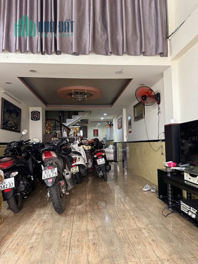 Cần bán căn nhà Đường Số 13, Phường 4, Quận 4, Tp Hồ Chí Minh.