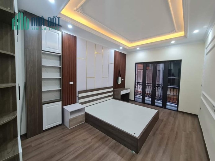 Bán nhà riêng Đội Cấn 37m2, 5 tầng, giá 4.75 tỷ. Nhà đẹp phân lô ngõ thông, siêu thoáng, cần bán