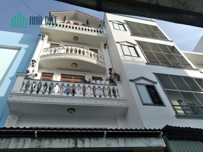Chính chủ bán nhà HXH quay đầu, xe tải vào thoải mái, Dương Quảng Hàm, P5, 5x12m, 3 tầng.