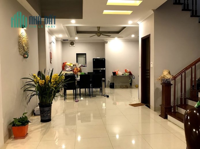 Bán tòa nhà văn phòng MP PHẠM VĂN ĐỒNG MAI DỊCH CG 8 tầng 120/216m giá chỉ 46 tỷ
