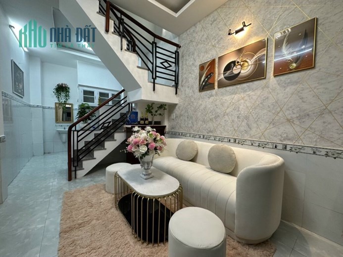 Bán nhà nhỏ 2ty450 Gò Vấp kèm nội thất