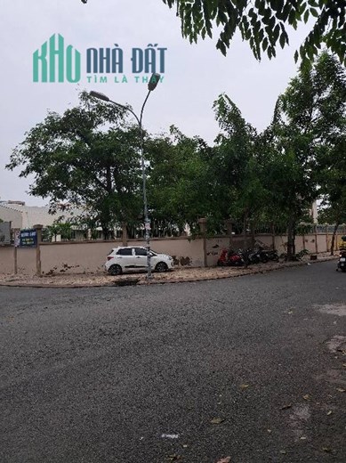nhà trung tâm Quận 7, ngang kủng, 7x15m, GARA  ô tô trong nhà, 7.x tỷ
