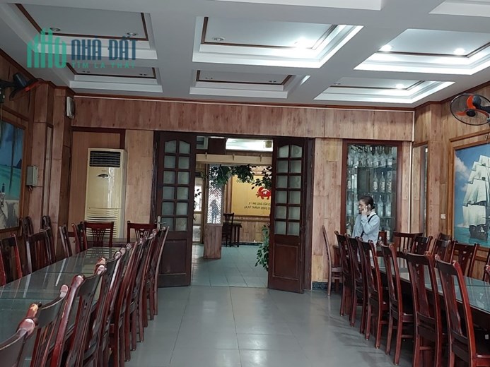 Cho thuê Tòa nhà KD 5 tầng, 200m2, 5t, mt6m, 160 triệu, Đê La Thành.