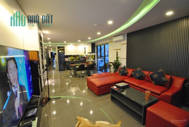 Bán tòa nhà kinh doanh 7 tầng, sát biển, kinh doanh rất thành công, bình chọn 1st prize