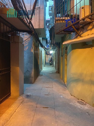 Bán nhà Hoàng Hoa Thám 28m2, mt3m, 3T, 2.65 tỷ Ba Đình.