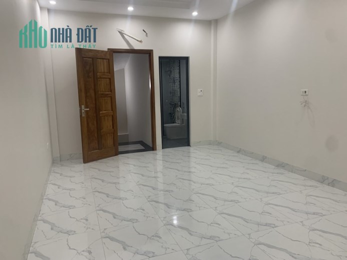Cho thuê nhà nguyên căn lâu dài tại Mỹ Đình 4 tầng, 19 tr/tháng ô tô qua, khu dân cư đông đúc, kinh