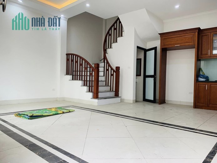 BÁN NHÀ MỚI 4 TẦNG  44 m2  NGUYỄN VĂN LINH ( THẠCH BÀN)  chỉ hơn 3 tỷ