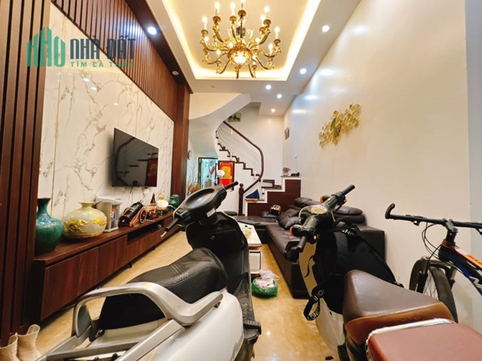 NHÀ ĐẸP PHÂN LÔ 4 TẦNG ĐA SỸ, Ô TÔ ĐỖ CỬA, DT 42M GIÁ 5.3 TỶ.