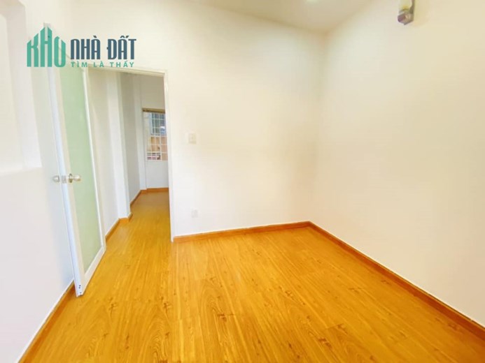 Bán nhà đầy đủ công năng, sổ vuông vức, hoàn công đầy đủ, dân trí tốt, gần ngã tư Phú Nhuận