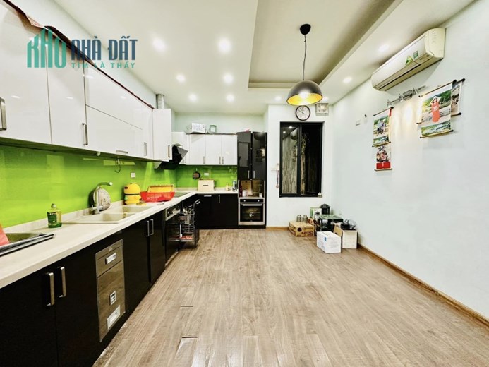 SIÊU HIẾM, CẦU GIẤY 46m2 x 4T, MT 4,2m Ngõ Thông 3 gác tránh 4,8 tỷ.