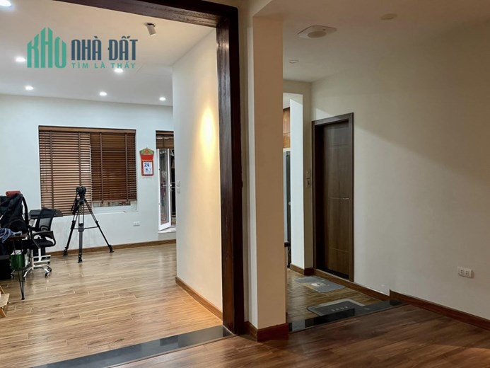 Siêu hiếm Kim Mã, Lô Góc Ô tô, Kinh Doanh 44m2 xây 5 tầng giá chỉ 10 tỷ