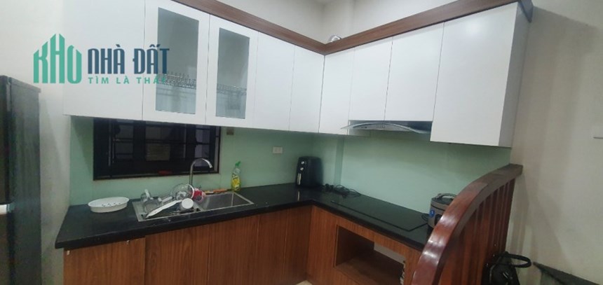 CHO THUÊ NHÀ NGUYÊN CĂN  PHỐ BÁT KHỐI, 40M2 * 5 TẦNG,NỘI THẤT  ĐIỀU HOÀ ,NÓNG LẠNH- TỦ QUẦN ÁO- BỘ