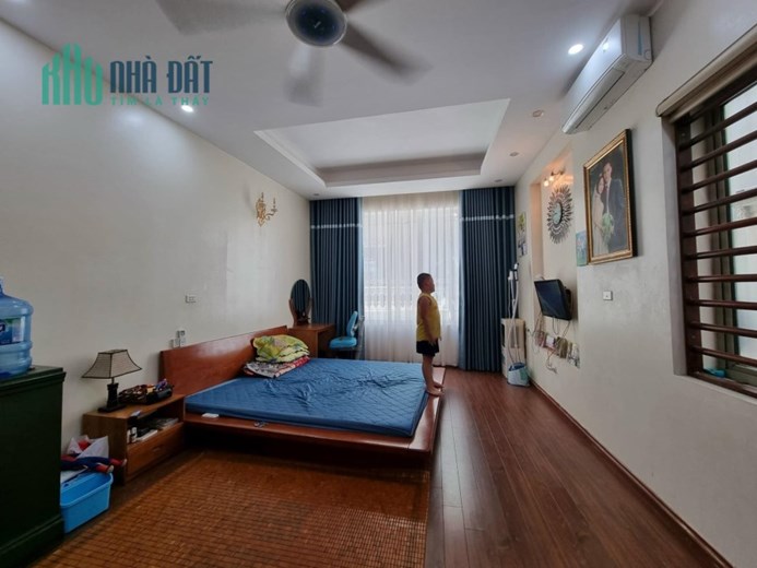 Giảm 1 tỷ Bán Nhà riêng Phố Nguyễn Khánh Toàn, Cầu giấy 60m 5T Gara Ô tô 12,x tỷ