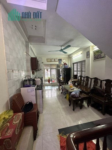 CHO THUÊ MBKD TẦNG 1,2,3 PHỐ HỒNG TIẾN, 30M2 * 3 TẦNG