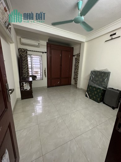 CHO THUÊ MBKD TẦNG 1,2,3 PHỐ HỒNG TIẾN, 30M2 * 3 TẦNG