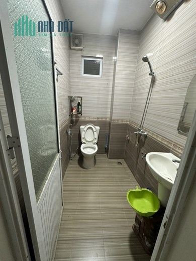 CHO THUÊ MBKD TẦNG 1,2,3 PHỐ HỒNG TIẾN, 30M2 * 3 TẦNG