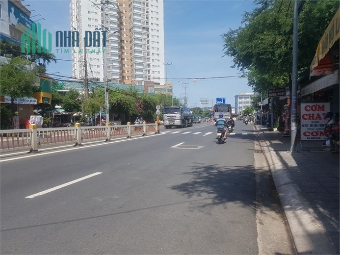 Cho thuê nhà 1 trệt 1 lầu mặt tiền ngã 3 chí linh đường 30/4, tp.vũng tàu