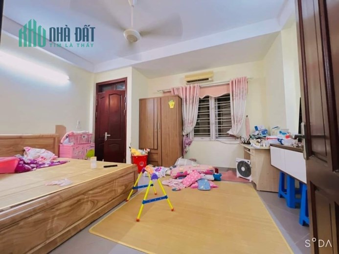 Bán gấp nhà mặt phố, ô tô tránh Vạn Phúc, Hà Đông 46m, 5 tầng, giá chỉ 5,5 tỷ.