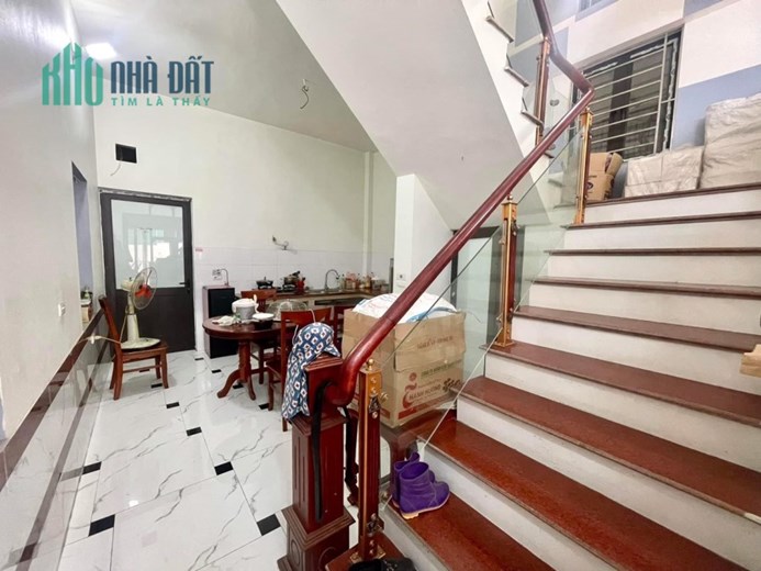 Bán nhà tầng mới, đẹp Liên Hà, Đông Anh, đường thông ô bàn cờ, 3 ô tô tránh, 63m2, nhỉnh 3 tỷ.
