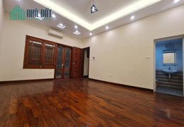 Gấp. Bán nhà phố Hạ Đình, quận Thanh Xuân. 40M2. NGÕ THÔNG, Ô TÔ, KD. Hơn 5 Tỷ. 0968084286