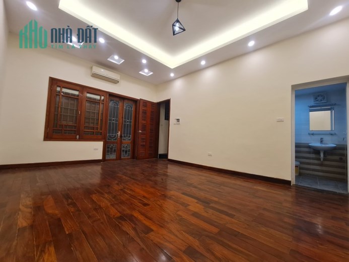 Gấp. Bán nhà phố Hạ Đình, quận Thanh Xuân. 40M2. NGÕ THÔNG, Ô TÔ, KD. Hơn 5 Tỷ. 0968084286