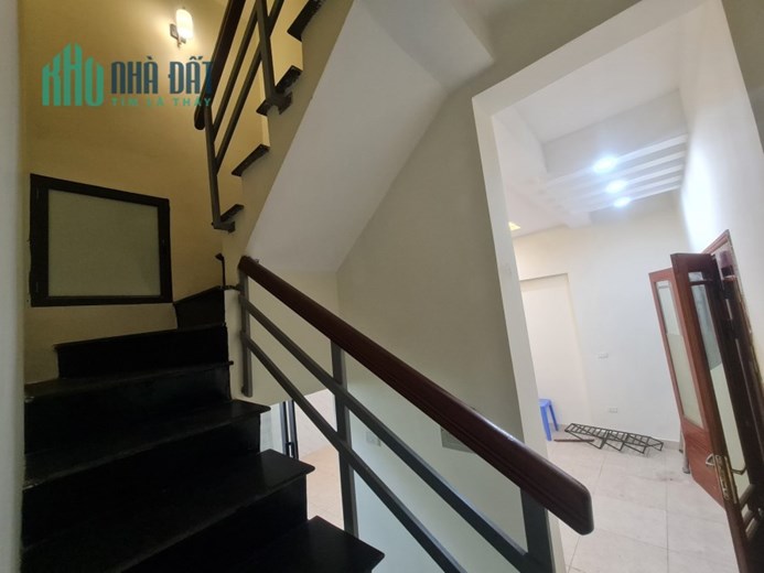 Gấp. Bán nhà phố Hạ Đình, quận Thanh Xuân. 40M2. NGÕ THÔNG, Ô TÔ, KD. Hơn 5 Tỷ. 0968084286