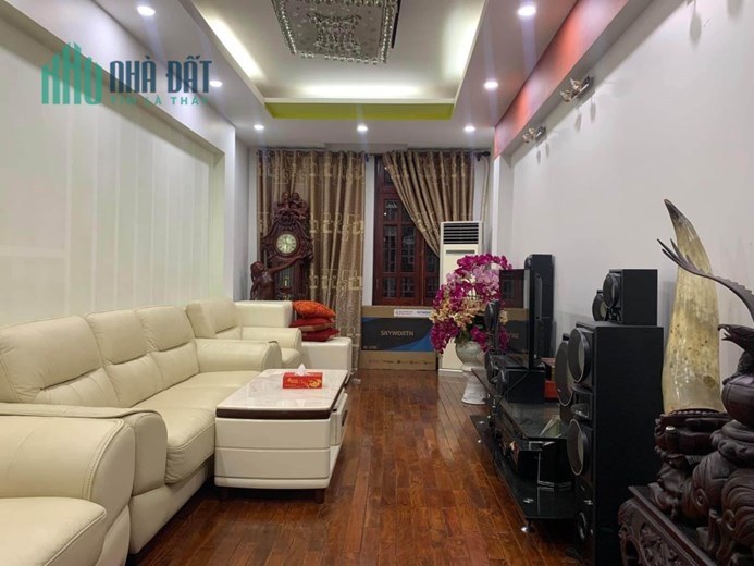 Nhà phố Văn Cao, phân lô, vỉa hè, ô tô tránh, kinh doanh, cách phố 10 m, 58X6T, 15.5 tỷ.