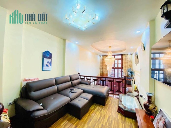 Nhà phố Văn Cao, phân lô, vỉa hè, ô tô tránh, kinh doanh, cách phố 10 m, 58X6T, 15.5 tỷ.