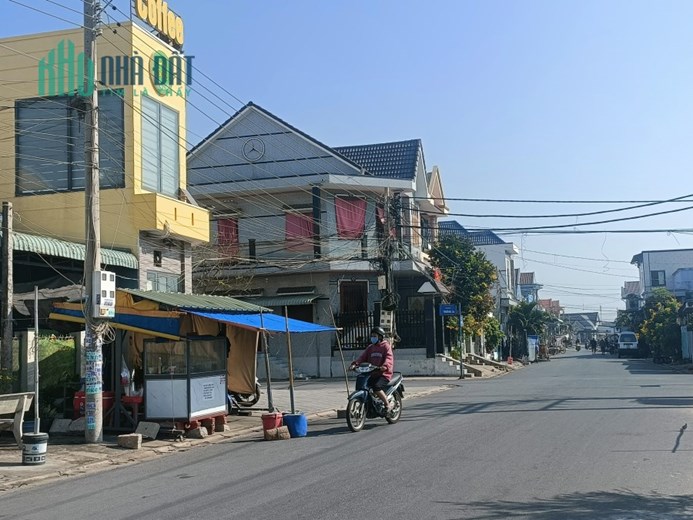 bán lô đất đep gần biển phước hải bà rịa vũng tàu DT 100m2 thổ cư 100% vị trí đep đât phân lô bàn