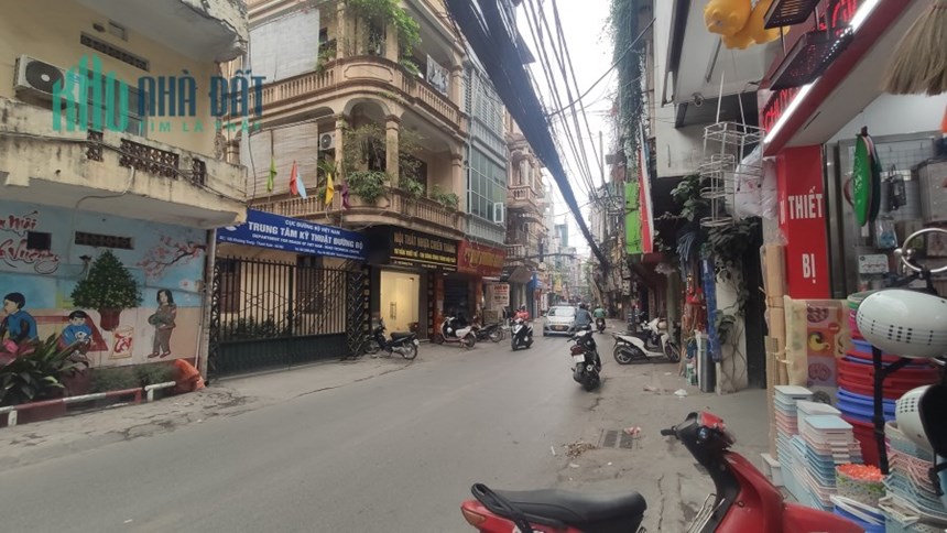 Bán nhà 5 Tầng - Mặt phố Quận Thanh Xuân- 83m  giá chỉ 17 tỷ - Gần cổng chợ trung tâm - Kinh doanh