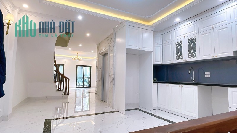 Siêu phẩm 5 tầng mới koong, P Ái Mộ, full nội thất, thang máy, DT 71m2, MT 5m, nhỉnh 10 tỷ