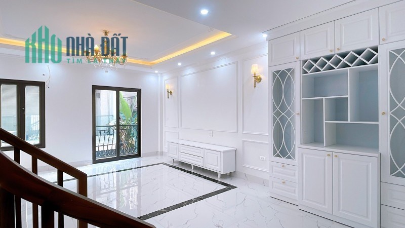 Siêu phẩm 5 tầng mới koong, P Ái Mộ, full nội thất, thang máy, DT 71m2, MT 5m, nhỉnh 10 tỷ