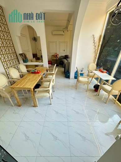 NHÀ 3 LẦU - NẰM KẾ - TRƯỜNG NGÔ QUYỀN

 NẰM NGAY -  TUYẾN PHỐ - ẨM THỰC
             
 (Nhà DT &