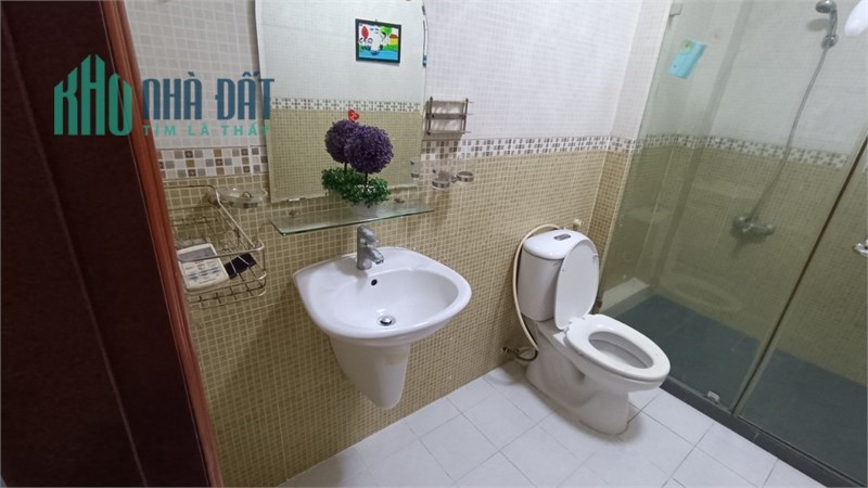 Phòng trọ Lê Văn Lương DT 35m2-40m2, bancol cửa sổ, có hầm xe.