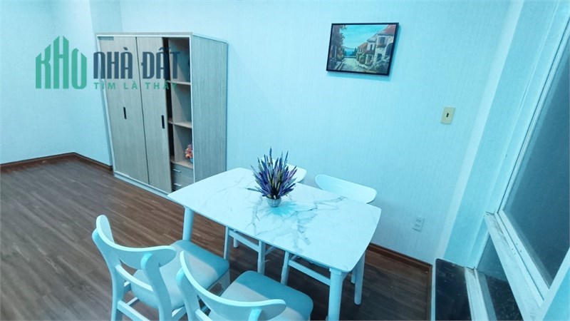 Phòng trọ Lê Văn Lương DT 35m2-40m2, bancol cửa sổ, có hầm xe.