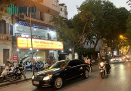 Mặt phố Đường Láng Đống Đa, vỉa hè, mặt tiền rộng, Kinh doanh : Nhà Hàng, Bia, Quán Bia. Gara ô tô,