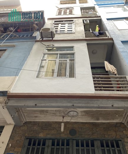 Bán nhà Phan Văn Trường, Cầu Giấy. 35m2; 5 tầng; chỉ 7.5 tỷ. Phương