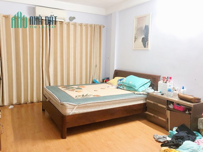 Bán nhà Kim Mã 40m phân lô gần ô tô Giá đầu tư