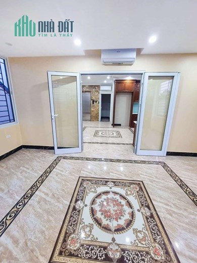 Bán nhà Hồng Tiến, đường thông ô tô, kinh doanh, 65m2x 7 tầng, mặt tiền rộng: 6m, 11 tỷ