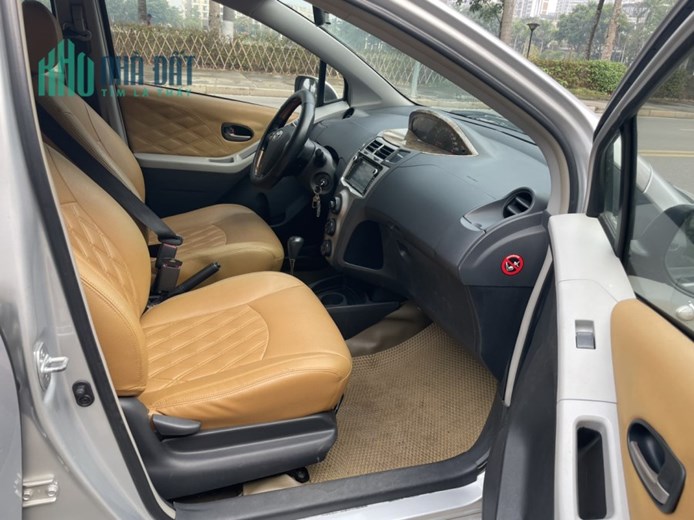 Bán xe Toyota Yaris 1.3 AT Số 1 Nguyễn văn Huyên,Cầu Giấy,Hà Nội