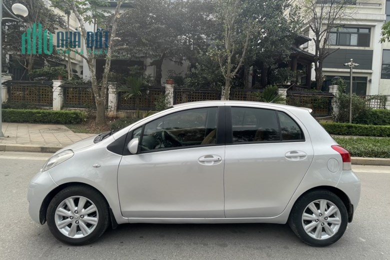 Bán xe Toyota Yaris 1.3 AT Số 1 Nguyễn văn Huyên,Cầu Giấy,Hà Nội
