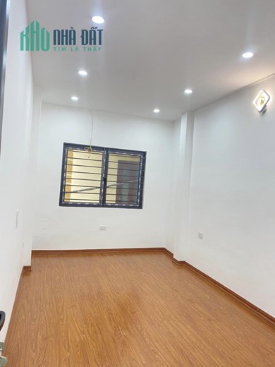 Cần bán ngay tháng 4, ngôi nhà 28m x 4 tầng,Nguyễn  giám sát , Hoàng Mai , giá 2.15 tỷ đồng